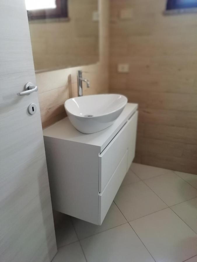La Finestra Sulla Torre Apartment Стинтино Екстериор снимка